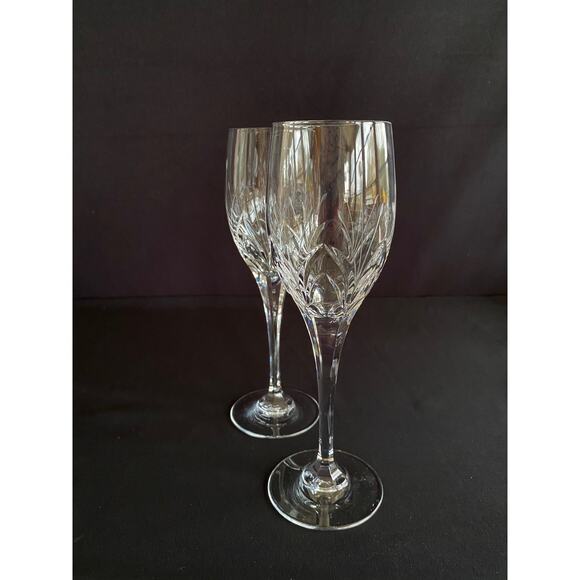 Set of 2 Mikasa Petit Point Wine Glasses | Cut Crystal - Picture 4 of 6